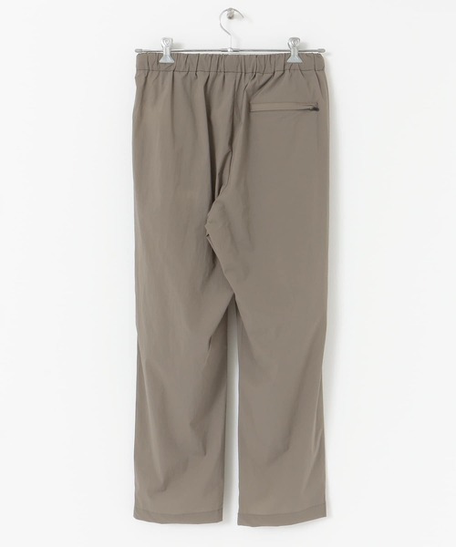URBAN RESEARCH（アーバンリサーチ）の「AIR NYLON イージーパンツ（その他パンツ・メンズ・ブラック/ベージュ系その他・MEDIUM/LARGE）」の16枚目の写真