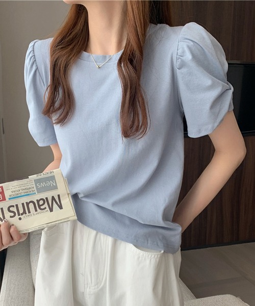 Lea sienna(リーシェンナ)の「パフスリーブのシンプルカットソー(Tシャツ/カットソー・レディース・ホワイト/ブラック/ピンク/イエロー/ブルー・ONESIZE)」の3枚目の写真