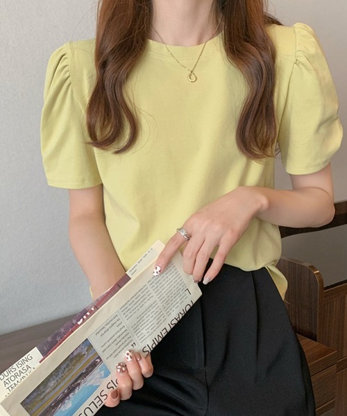 Lea sienna(リーシェンナ)の「パフスリーブのシンプルカットソー(Tシャツ/カットソー・レディース・ホワイト/ブラック/ピンク/イエロー/ブルー・ONESIZE)」の11枚目の写真