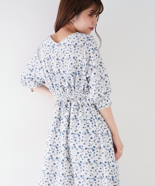 natural couture（ナチュラルクチュール）の「osonoオリジナルフラワーワンピース（ワンピース・レディース・アイボリー/ミント・FREE）」の5枚目の写真