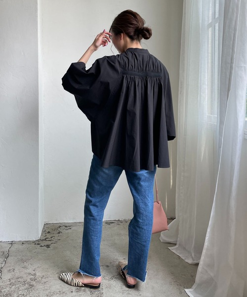 CAPRICIEUX LE'MAGE（カプリシューレマージュ）の「テープギャザードルマンシャツ（シャツ/ブラウス・レディース・ホワイト/ブラック/グリーン・FREE）」の5枚目の写真