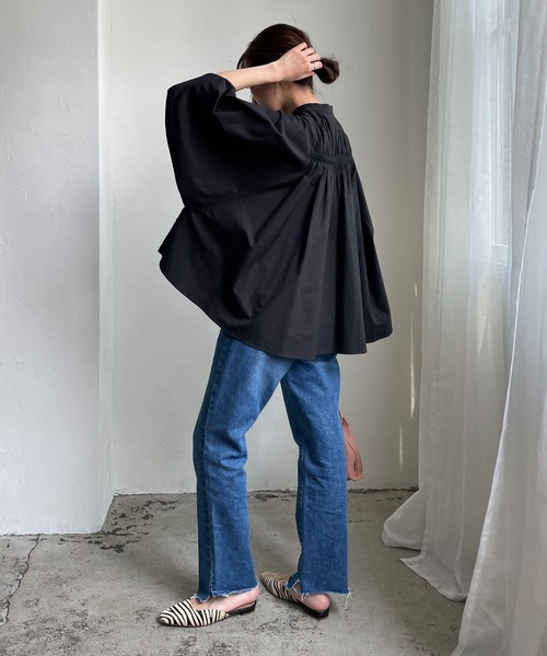 CAPRICIEUX LE'MAGE（カプリシューレマージュ）の「テープギャザードルマンシャツ（シャツ/ブラウス・レディース・ホワイト/ブラック/グリーン・FREE）」の8枚目の写真