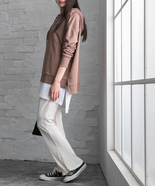 Newlyme(ニューリーミー)の「サイドスリットインナータンクトップ(タンクトップ・レディース・ホワイト/ブラック・MEDIUM/LARGE)」の12枚目の写真