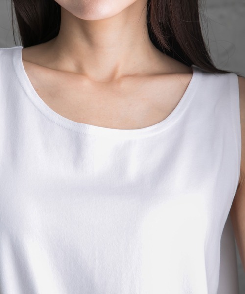 Newlyme(ニューリーミー)の「サイドスリットインナータンクトップ(タンクトップ・レディース・ホワイト/ブラック・MEDIUM/LARGE)」の11枚目の写真