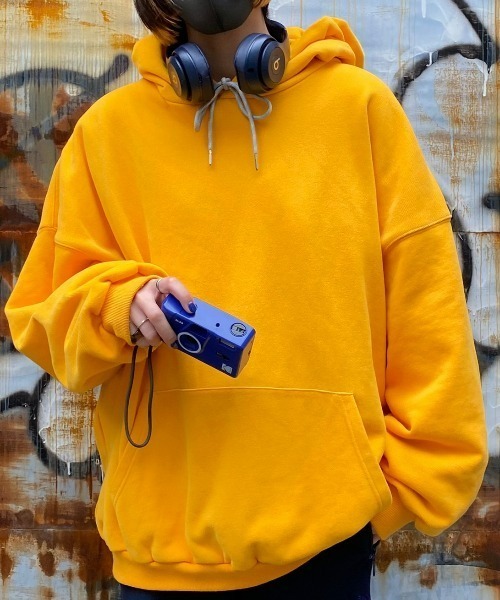 INTER FACTORY（インターファクトリー）の「ファッションインフルエンサー shizuku - オーバーサイズ配色ドローストリングパーカー　made in INTER FACTORY（パーカー・レディース・イエロー/アイボリー・FREE）」の13枚目の写真