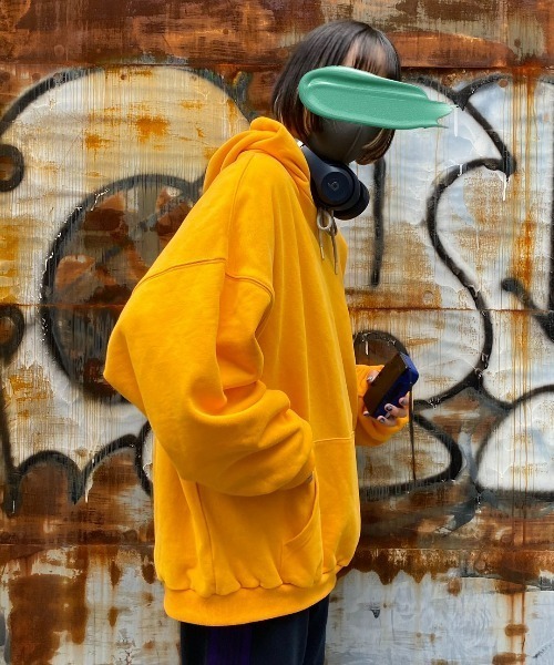 INTER FACTORY（インターファクトリー）の「ファッションインフルエンサー shizuku - オーバーサイズ配色ドローストリングパーカー　made in INTER FACTORY（パーカー・レディース・イエロー/アイボリー・FREE）」の18枚目の写真