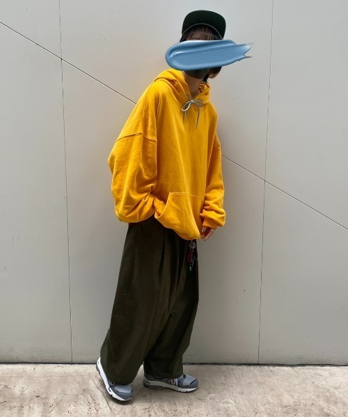 INTER FACTORY（インターファクトリー）の「ファッションインフルエンサー shizuku - オーバーサイズ配色ドローストリングパーカー　made in INTER FACTORY（パーカー・レディース・イエロー/アイボリー・FREE）」の20枚目の写真