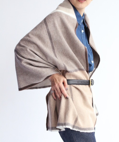 IENA（イエナ）の「【BEGG＆CO/ベグアンドコー 】LAMSWOOL ANGORA ストール◆（ストール/ショール・レディース・ブラック系その他/グレー系その他・FREE）」の2枚目の写真