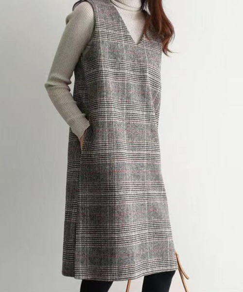 AMELY（エミリー）の「Vネックジャンパースカート（ジャンパースカート・レディース・チャコールグレー/ブラック/グリーン/ブルーグレー/グレー/ブラウン/グレー系その他・L/M）」の5枚目の写真