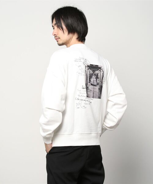 Beno(ビーノ)の「ライトTC裏毛 モノトーンフォトプリント オーバーサイズ トレーナー(スウェット・メンズ・ブラック/オフホワイト/スモークピンク/グレイッシュブルー・M/L)」の6枚目の写真