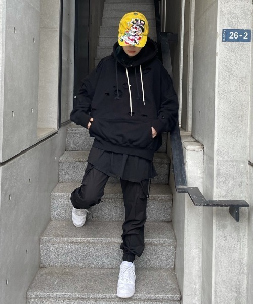 XU（エックスユー）の「【XU/エックスユー】damage hoodie/ダメージ フーディ ビッグサイズ オーバーサイズフーディ（パーカー・メンズ・ブラック/グレー・ONE SIZE）」の13枚目の写真