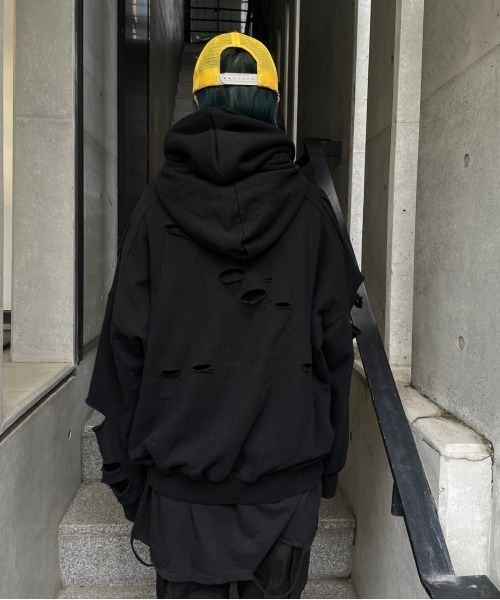 XU（エックスユー）の「【XU/エックスユー】damage hoodie/ダメージ フーディ ビッグサイズ オーバーサイズフーディ（パーカー・メンズ・ブラック/グレー・ONE SIZE）」の11枚目の写真