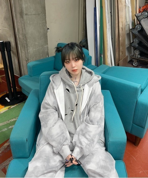 XU（エックスユー）の「【XU/エックスユー】damage hoodie/ダメージ フーディ ビッグサイズ オーバーサイズフーディ（パーカー・メンズ・ブラック/グレー・ONE SIZE）」の21枚目の写真