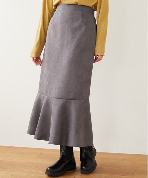 Petit fleur（プチフルール）の「・Petit Fleur ポンチスエードラッフルスカート＊（スカート・レディース・チャコールグレー/カーキ/アイボリー/グレイッシュベージュ・FREE）」の3枚目の写真