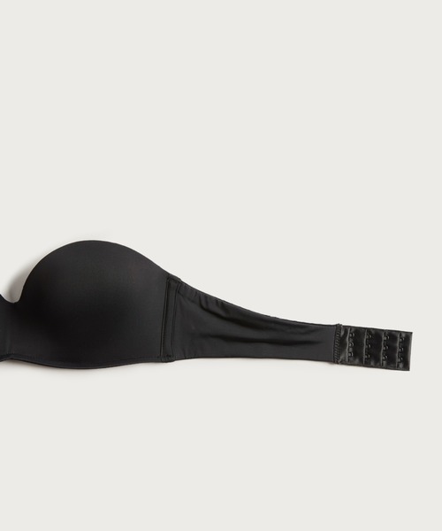 Intimissimi（インティミッシミ）の「Gioiaバンドゥブラ【ストラップレス ずれにくい ボリュームアップ 盛り 蒸れにくい ノンワイヤー】（ブラジャー・レディース・ブラック/ベージュ/キナリ・70B/70C/75B/75C/D65/80B/65C/80C/85B）」の5枚目の写真