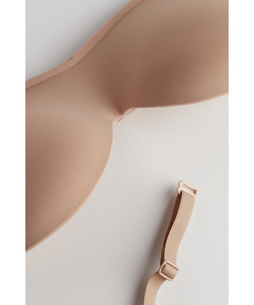 Intimissimi（インティミッシミ）の「Gioiaバンドゥブラ【ストラップレス ずれにくい ボリュームアップ 盛り 蒸れにくい ノンワイヤー】（ブラジャー・レディース・ブラック/ベージュ/キナリ・70B/70C/75B/75C/D65/80B/65C/80C/85B）」の10枚目の写真