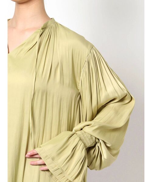 LAGUNAMOON(ラグナムーン)の「フレアカフカフタンブラウス(シャツ/ブラウス・レディース・ホワイト/チャコールグレー/ライトグリーン・FREE)」の16枚目の写真