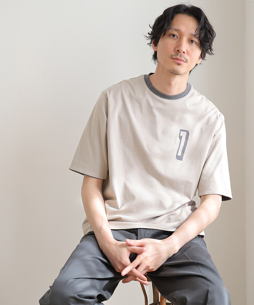 417 EDIFICE（フォーワンセブンエディフィス）の「【リバーシブル着用可能】ナンバリングカレッジTシャツ（Tシャツ/カットソー・メンズ・ベージュ/グレー/グリーン・SMALL/MEDIUM/LARGE）」の2枚目の写真