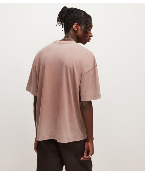ALLSAINTS(オールセインツ)の「KYAN ORGANIC COTTON T-SHIRT | KYAN オーガニック コットン Tシャツ(Tシャツ/カットソー・メンズ・ピンク系・S/XS/M)」の2枚目の写真