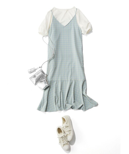 SHOO・LA・RUE（シューラルー）の「◆キャップトゥローカットスニーカー（スニーカー・レディース・オフホワイト/ブラック/サンドベージュ・25/35/45/50）」の12枚目の写真