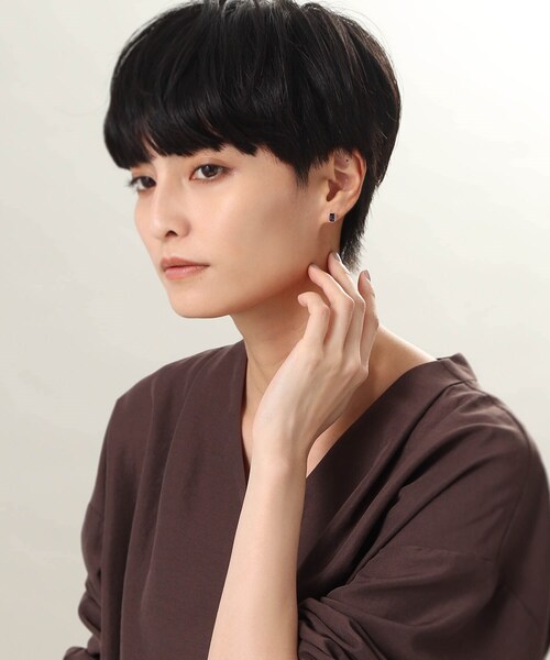 COCOSHNIK(ココシュニック)の「K10アイオライト コーナーカット スタッドピアス(ピアス(両耳用)・レディース・オリーブ系5・00)」の6枚目の写真