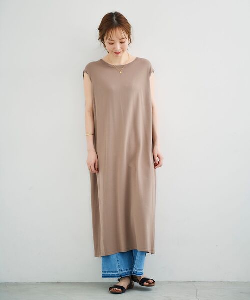 le.coeur blanc（ルクールブラン）の「サイドタックデザインニットワンピース（ワンピース・レディース・ブラック/ベージュ/ブラウン・38）」の5枚目の写真