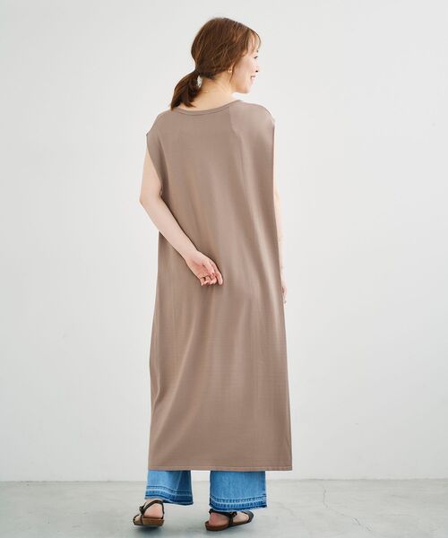 le.coeur blanc（ルクールブラン）の「サイドタックデザインニットワンピース（ワンピース・レディース・ブラック/ベージュ/ブラウン・38）」の8枚目の写真