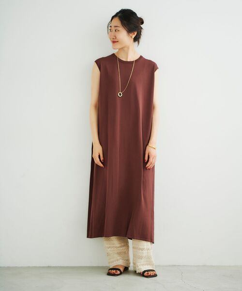 le.coeur blanc（ルクールブラン）の「サイドタックデザインニットワンピース（ワンピース・レディース・ブラック/ベージュ/ブラウン・38）」の17枚目の写真