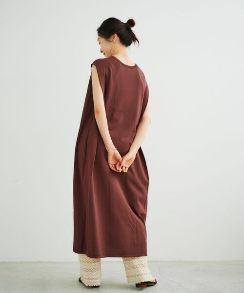 le.coeur blanc（ルクールブラン）の「サイドタックデザインニットワンピース（ワンピース・レディース・ブラック/ベージュ/ブラウン・38）」の20枚目の写真