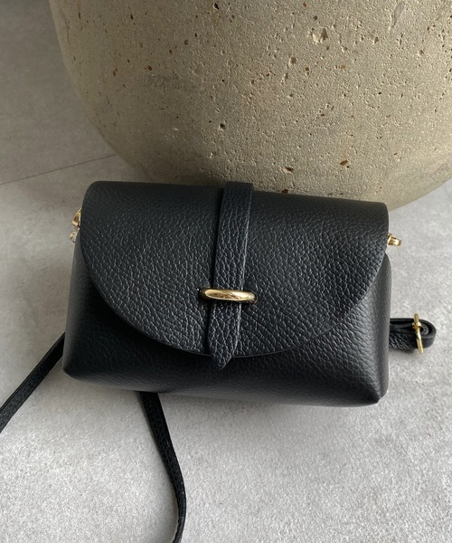 DouDou(ドゥドゥ)の「ミニショルダーバッグ(ショルダーバッグ・レディース・オフホワイト/ブラック/レッド・FREE)」の2枚目の写真