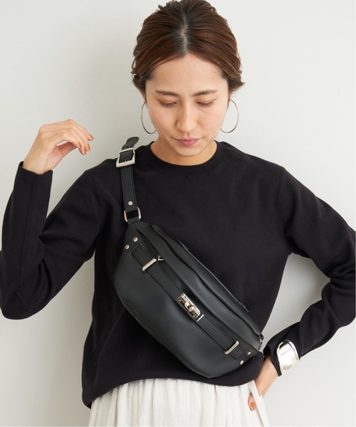 フレームワーク　オウレンティレザー ボディバッグ 黒 FRAMeWORK（フレームワーク）の「【AULENTTI/オウレンティ