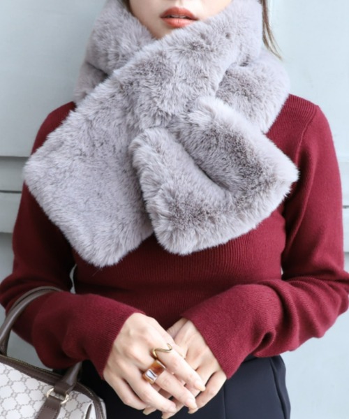 moment+（モーメントプラス）の「フェイクファーマフラー（ストール/ショール・レディース・ブラック/ブラウン/アイボリー/ピンクベージュ/グレイッシュベージュ・FREE）」の16枚目の写真