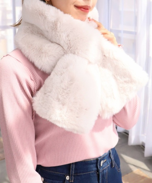 moment+（モーメントプラス）の「フェイクファーマフラー（ストール/ショール・レディース・ブラック/ブラウン/アイボリー/ピンクベージュ/グレイッシュベージュ・FREE）」の6枚目の写真