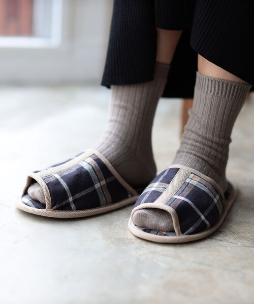 B:MING by BEAMS(ビーミングバイビームス)の「NAPRON × B:MING by BEAMS / 別注 スリッパ(その他シューズ・メンズ・ブラウン/ネイビー・1/2)」の2枚目の写真