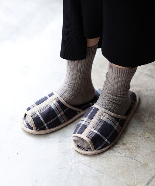 B:MING by BEAMS(ビーミングバイビームス)の「NAPRON × B:MING by BEAMS / 別注 スリッパ(その他シューズ・メンズ・ブラウン/ネイビー・1/2)」の3枚目の写真