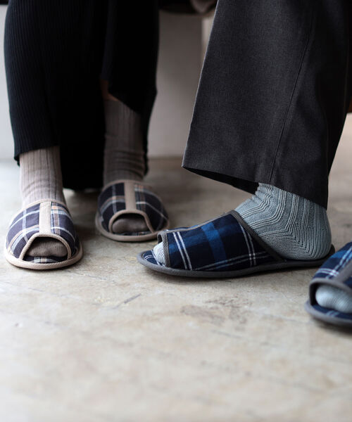 B:MING by BEAMS(ビーミングバイビームス)の「NAPRON × B:MING by BEAMS / 別注 スリッパ(その他シューズ・メンズ・ブラウン/ネイビー・1/2)」の5枚目の写真