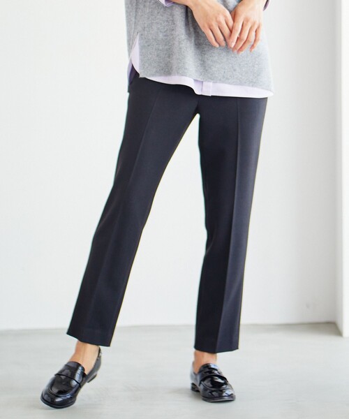 J.PRESS(ジェイプレス)の「【洗える】チェルビック テーパード パンツ(その他パンツ・レディース・ブラック系/ベージュ系/ライトグレー系・T17/T15/T13)」の2枚目の写真