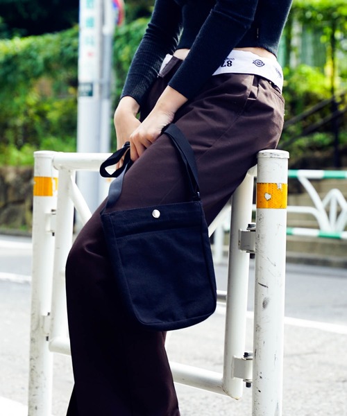 THRASHER（スラッシャー）の「MINI SHOULDER BAG/スラッシャーショルダーバック（ショルダーバッグ・メンズ・ホワイト系その他/ブラック系その他/ホワイト系その他3/ブラック系その他3・FREE）」の14枚目の写真