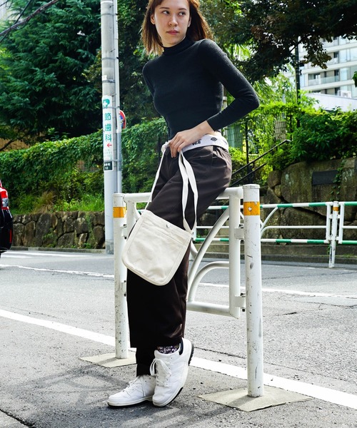 THRASHER（スラッシャー）の「MINI SHOULDER BAG/スラッシャーショルダーバック（ショルダーバッグ・メンズ・ホワイト系その他/ブラック系その他/ホワイト系その他3/ブラック系その他3・FREE）」の8枚目の写真