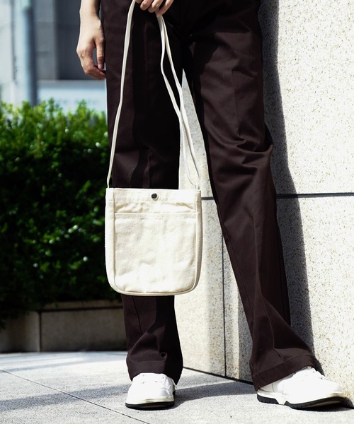 THRASHER（スラッシャー）の「MINI SHOULDER BAG/スラッシャーショルダーバック（ショルダーバッグ・メンズ・ホワイト系その他/ブラック系その他/ホワイト系その他3/ブラック系その他3・FREE）」の11枚目の写真