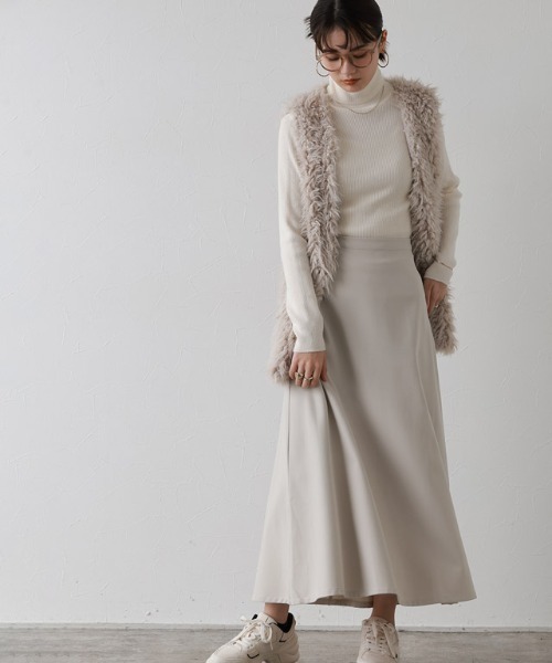 Pierrot（ピエロ）の「フレアスカート ロング丈（スカート・レディース・ブラック/ホワイト系その他/ブラウン/ブルーグリーン/ライトブルー・M/L）」の7枚目の写真