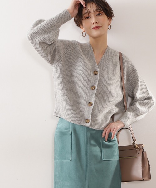 N.（N. Natural Beauty Basic）（エヌエヌナチュラルビューティーベーシック）の「◆ハミルトンアゼＶネックニットカーディガン（カーディガン/ボレロ・レディース・レッド/オフホワイト/ブルー/杢グレー・MEDIUM）」の2枚目の写真