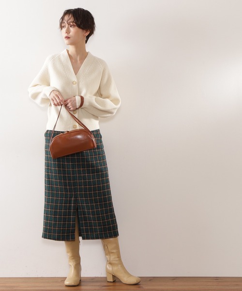 N.（N. Natural Beauty Basic）（エヌエヌナチュラルビューティーベーシック）の「◆ハミルトンアゼＶネックニットカーディガン（カーディガン/ボレロ・レディース・レッド/オフホワイト/ブルー/杢グレー・MEDIUM）」の5枚目の写真