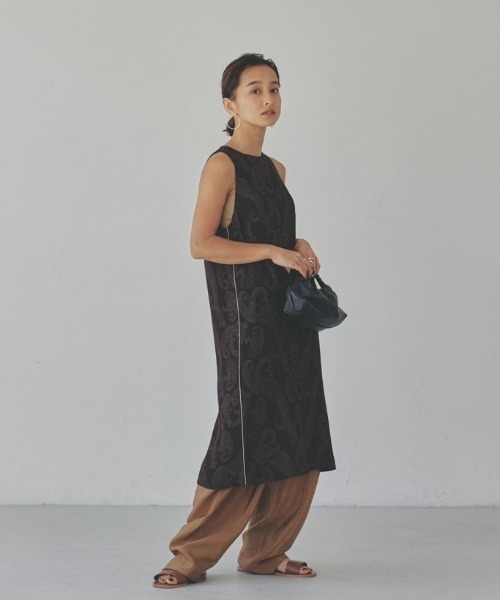 TODAYFUL（トゥデイフル）の「ペイズリースリーブレスチュニック（チュニック・レディース・ブラック/バーガンディー・FREE）」の3枚目の写真