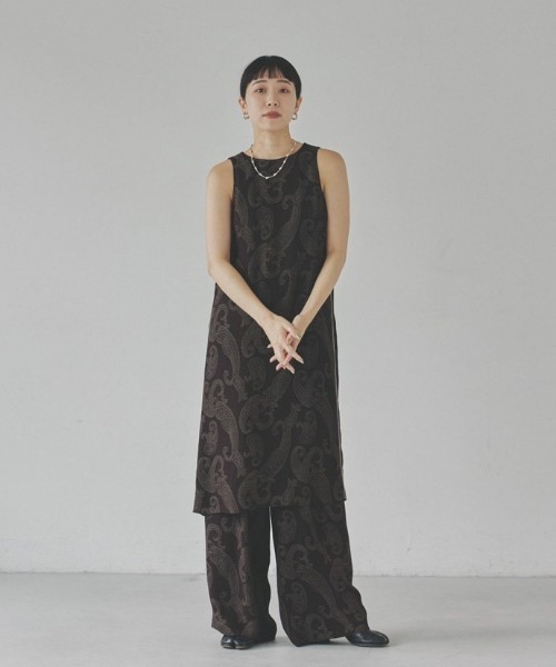 TODAYFUL（トゥデイフル）の「ペイズリースリーブレスチュニック（チュニック・レディース・ブラック/バーガンディー・FREE）」の4枚目の写真