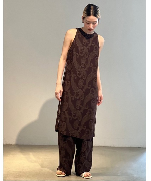 TODAYFUL（トゥデイフル）の「ペイズリースリーブレスチュニック（チュニック・レディース・ブラック/バーガンディー・FREE）」の15枚目の写真