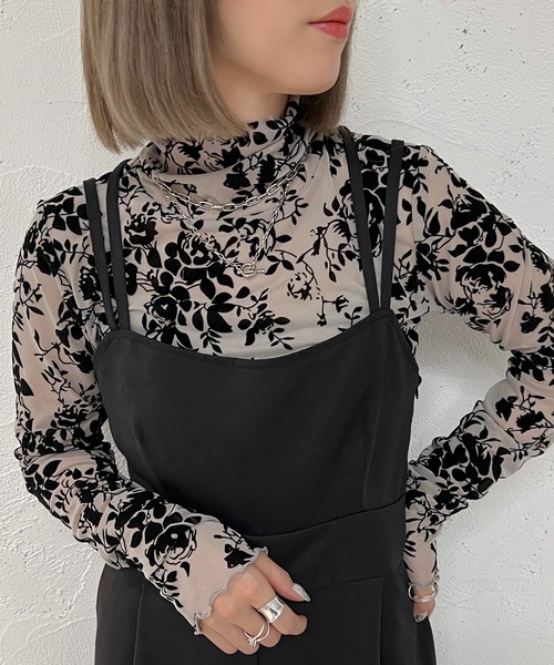 apres jour mignon(アプレジュールミニョン)の「フロッキープリントトップス【ZOZOTOWN限定アイテム】(Tシャツ/カットソー・レディース・ブラック/グレー/アイボリー・X-LARGE/フリー)」の3枚目の写真