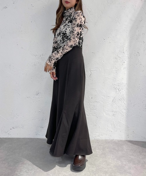 apres jour mignon(アプレジュールミニョン)の「フロッキープリントトップス【ZOZOTOWN限定アイテム】(Tシャツ/カットソー・レディース・ブラック/グレー/アイボリー・X-LARGE/フリー)」の6枚目の写真