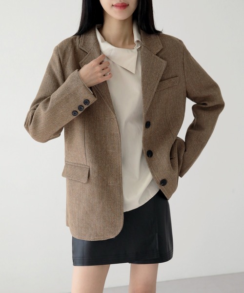 UNE MANSION（ユヌマンション）の「クラシックヘリンボーンブレザージャケット（テーラードジャケット・レディース・ダークベージュ/ブラウン・FREE）」の14枚目の写真