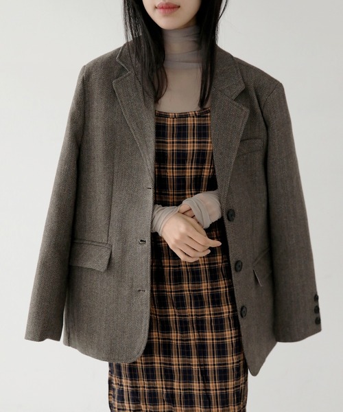 UNE MANSION（ユヌマンション）の「クラシックヘリンボーンブレザージャケット（テーラードジャケット・レディース・ダークベージュ/ブラウン・FREE）」の7枚目の写真